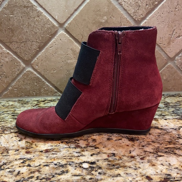 Aerosoles Heelrest Get Fit Suede Wedge Booties Size 5 - Picture 5 of 14